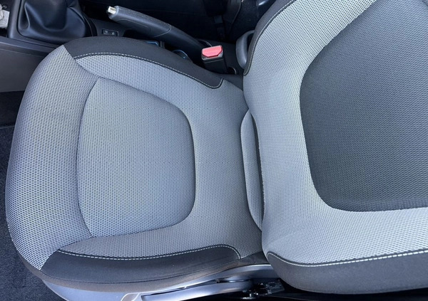 Renault Captur cena 31900 przebieg: 220000, rok produkcji 2014 z Duszniki-Zdrój małe 781